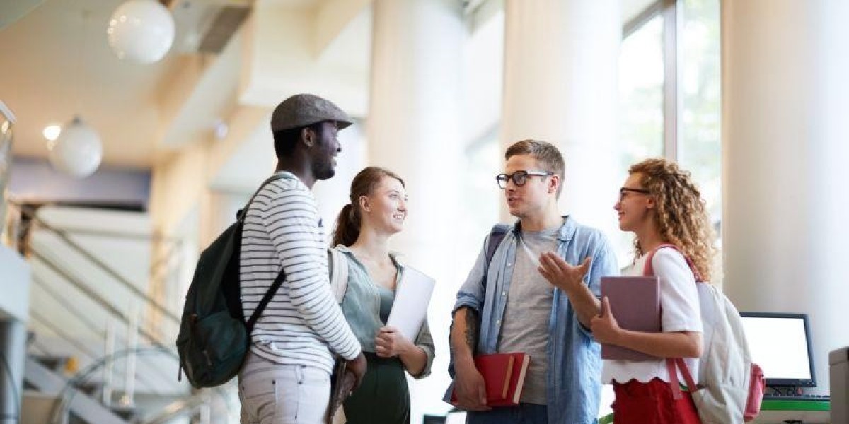 A Complete Guide To Choosing The Right Essay Help Service